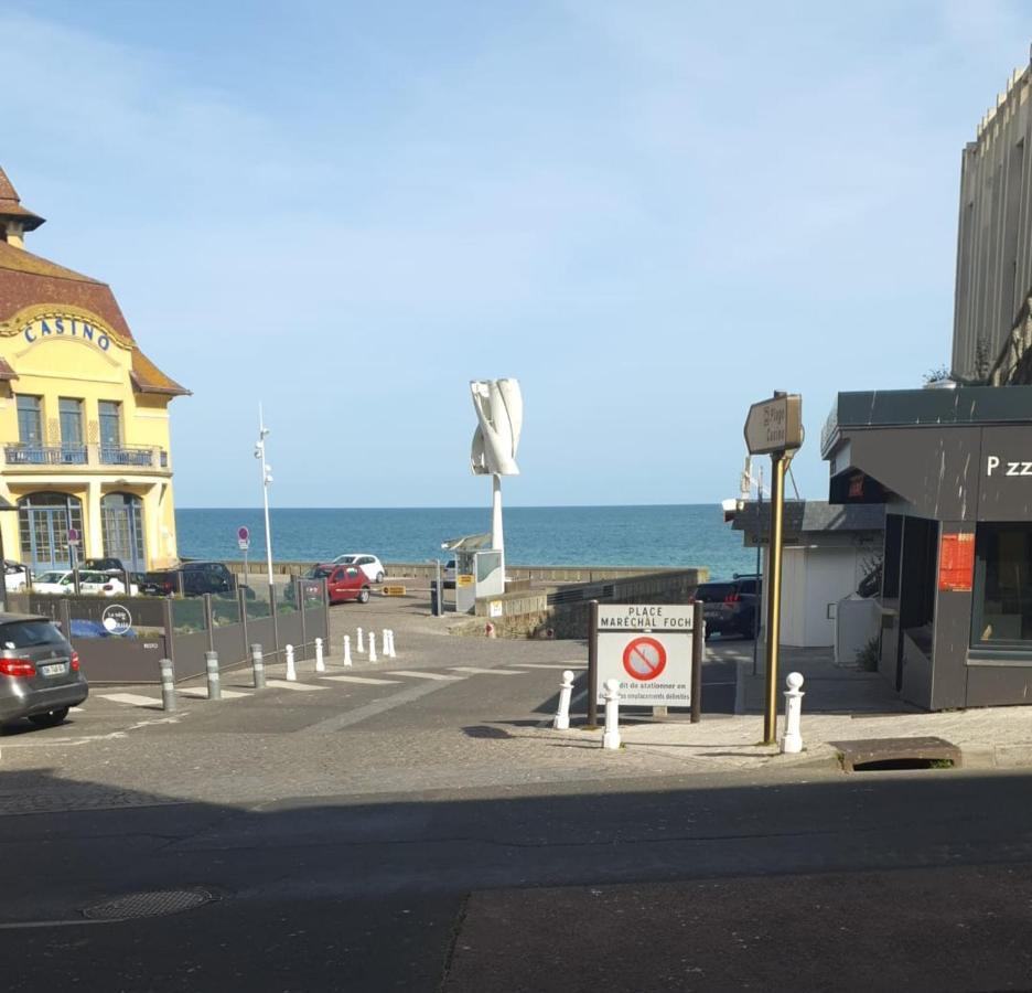 Plat Gousset - Rdc Acomodação com café da manhã Granville Exterior foto